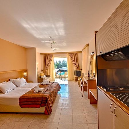 Anilio Plaza Aparthotel Zacharo Room photo