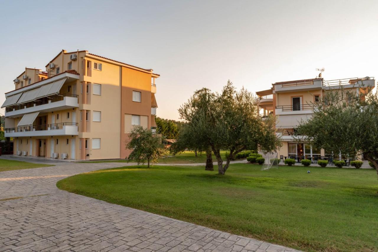 Anilio Plaza Aparthotel Zacharo Exterior photo