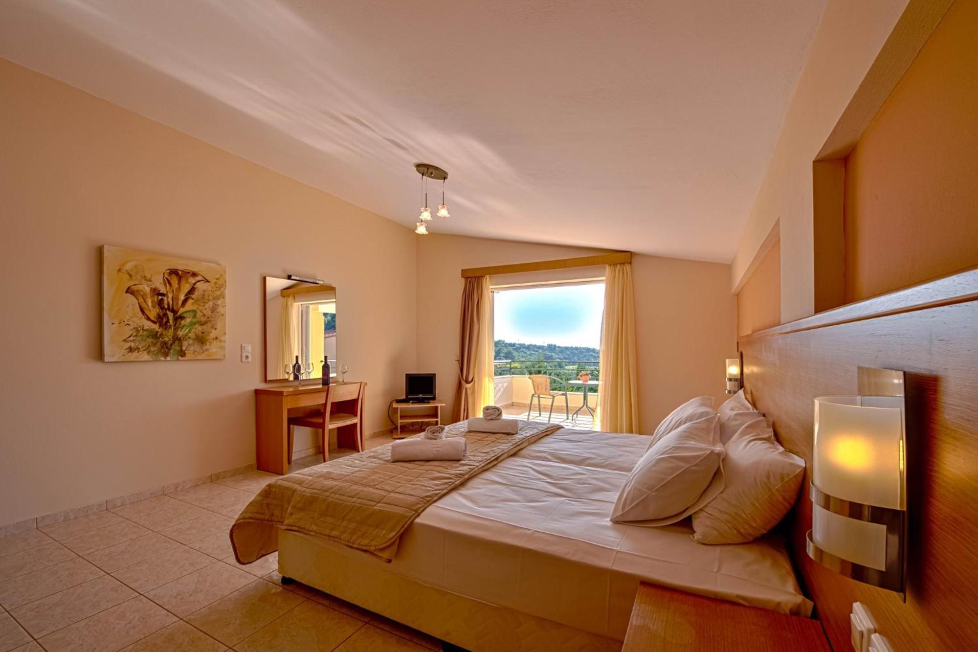 Anilio Plaza Aparthotel Zacharo Room photo