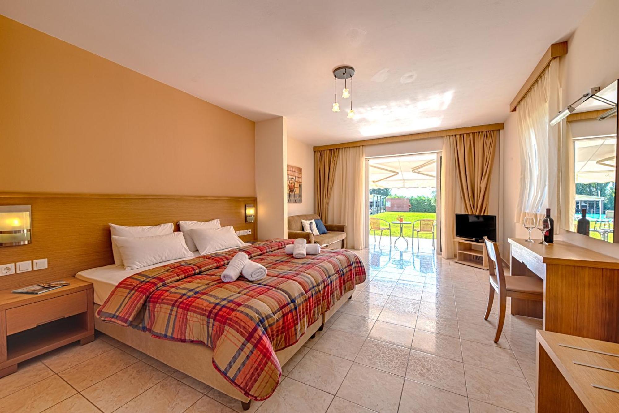 Anilio Plaza Aparthotel Zacharo Room photo