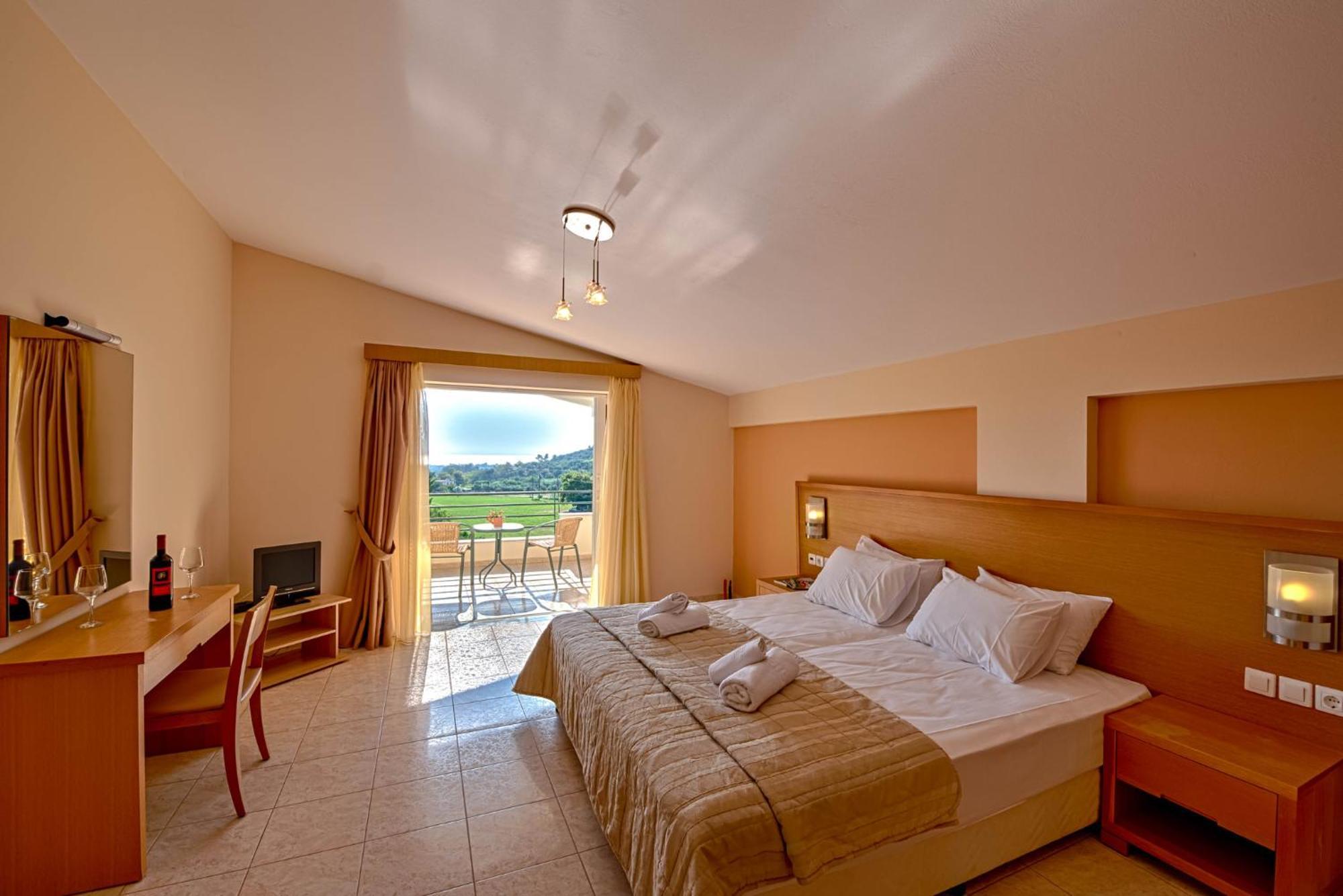 Anilio Plaza Aparthotel Zacharo Room photo